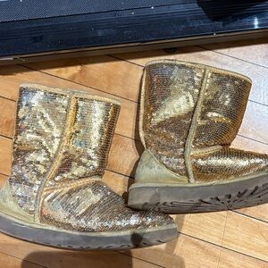 Women’s Size 8 UGG Gold Sequin Boots